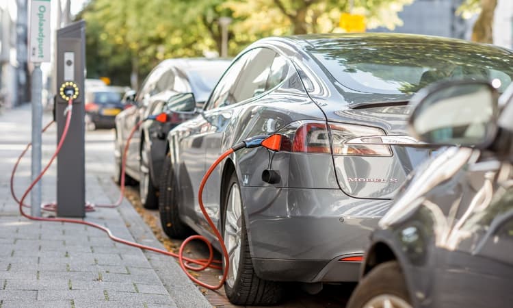 Subsidies of up to 4.000 euros for buying an electric car