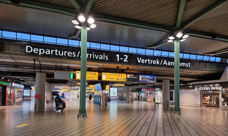 The effect of COVID-19 on global mobility and travel to the Netherlands