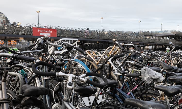 End of an era? Underwater bike parking replaces fietsflat at Amsterdam Centraal 
