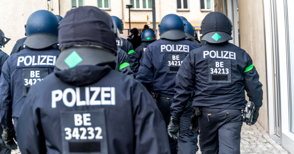 Berlin police condemned after officer filmed punching Irish national