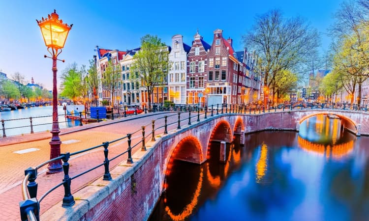 The Netherlands drops four places in ranking of expat destinations worldwide
