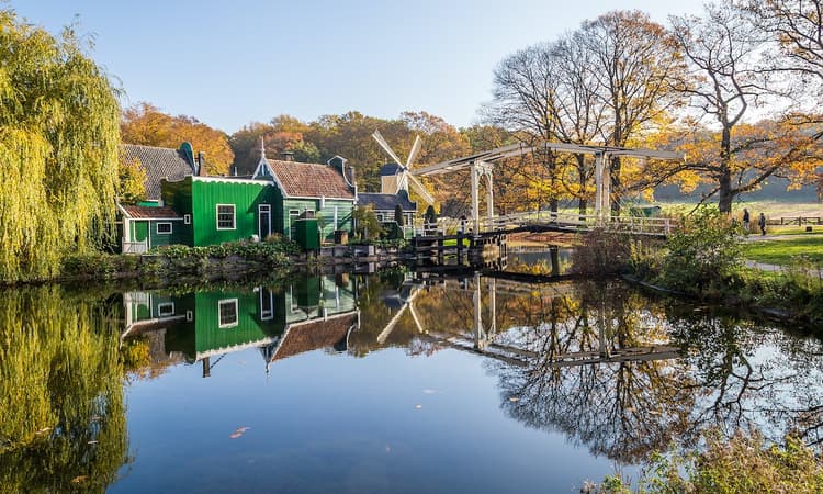 [Video] The main cliches about the Netherlands