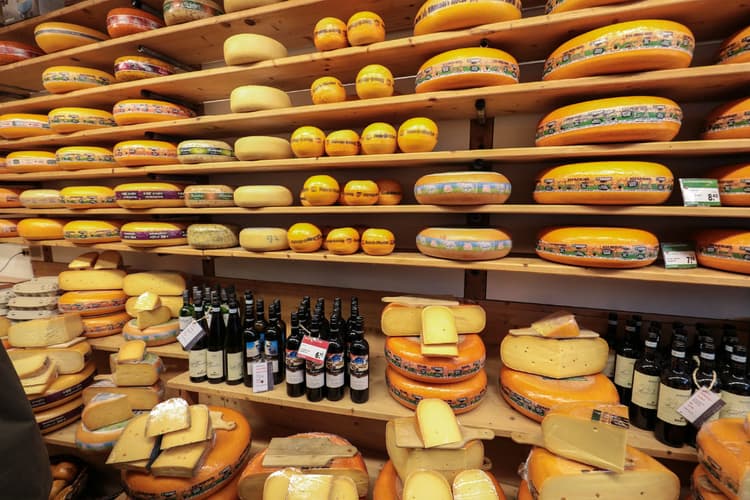 7 tasty spots for cheese lovers in the Netherlands