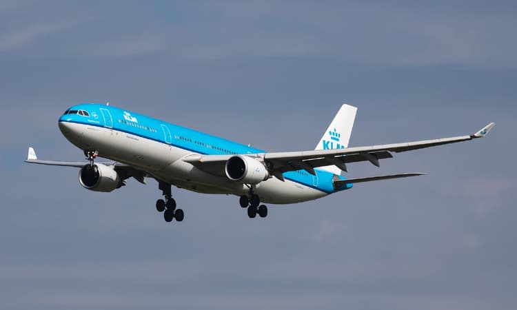 Netherlands lifts UK and SA travel ban for passengers with negative tests