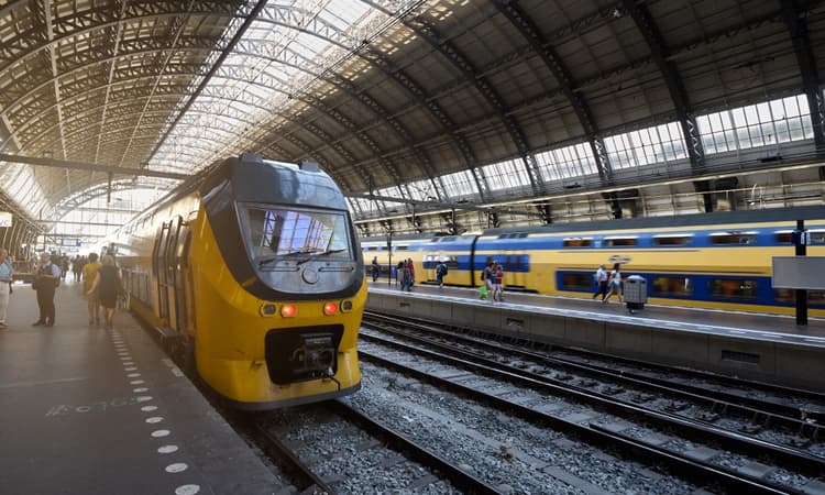 Train traffic in Amsterdam slowly resuming after major outage