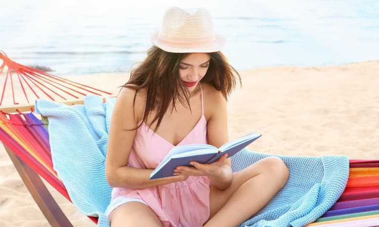 6 English beach reads by Dutch authors 