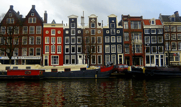 The Amsterdam space quest-ion