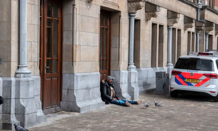 Less people in the Netherlands are on low incomes