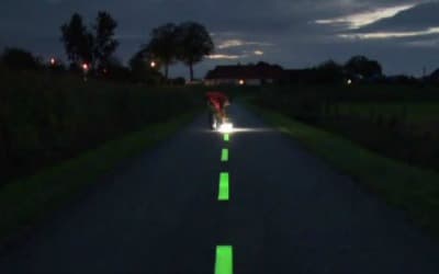 'Glow in the dark' bike paths set for the Netherlands