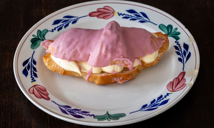 Dutch Crompouce inventor hires lawyer to tackle copycat bakers