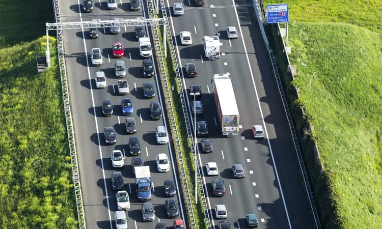 The Netherlands prepares for a chaotic summer: Busy airports and even busier roads