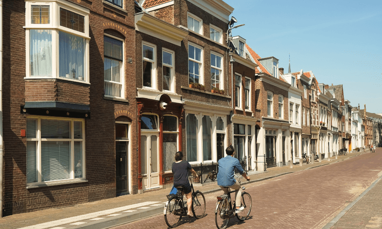 First-time buyers delay life events due to Dutch housing shortage