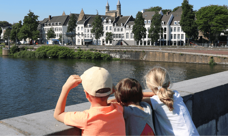The Netherlands “falling through the cracks” in protecting vulnerable children