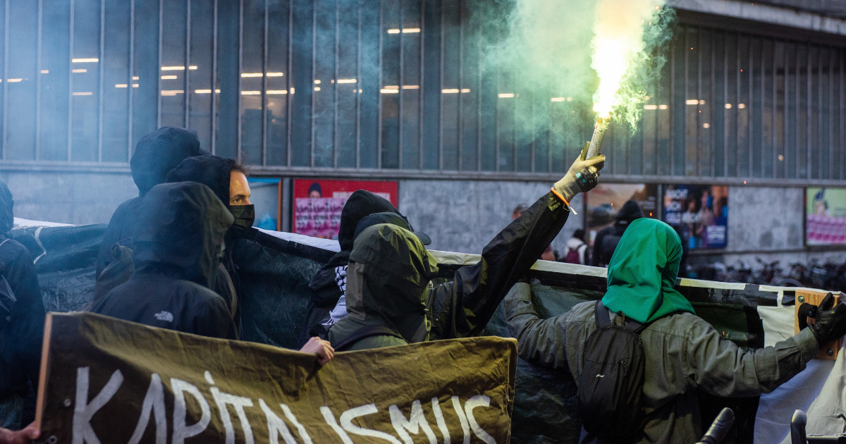 Anti-G7 demonstrators in Geneva clash with police
