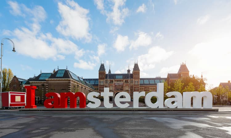 [Video] Amsterdam campaign to stop offensive behaviour 
