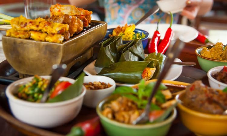 A guide to Dutch-Indonesian food and the rijsttafel