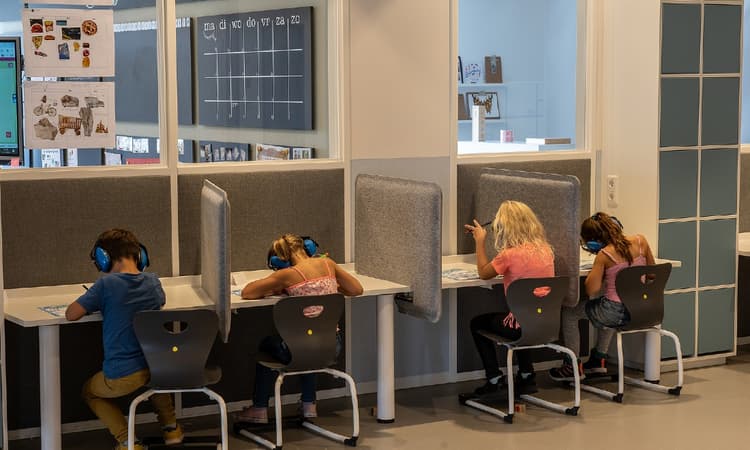 Dutch government announces additional measures for reopening schools