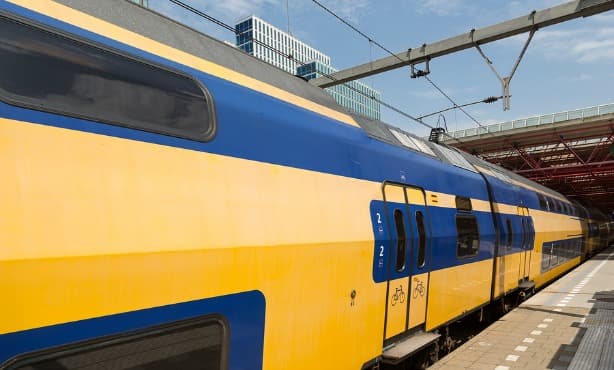 Almost 90 percent of Dutch trains arrive on time