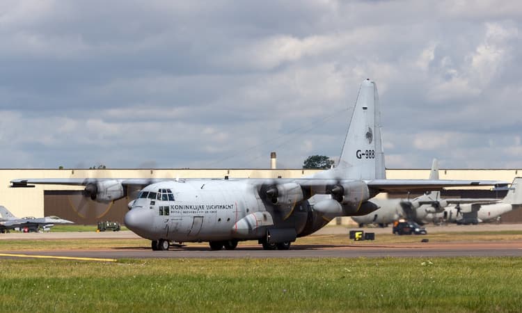 Evacuations in Afghanistan continue, Dutch forces sent into Kabul to help