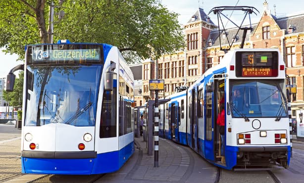 Dutch find public transport convenient but tickets problematic
