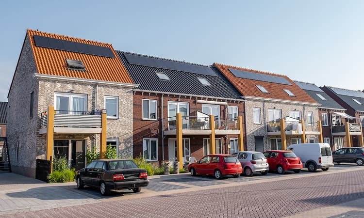 Are you eligible for a Dutch permanent residence permit?