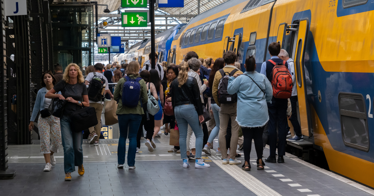 NS deploys extra trains to fight September overcrowding 