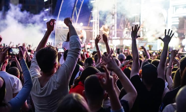 Plans for special coronavirus-proof music festival in Amsterdam