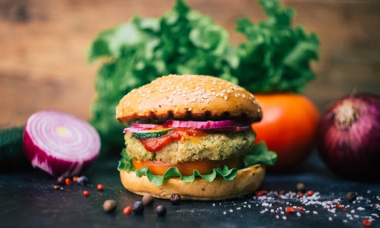 Popularity of meat replacements soars in NL, meat sales decrease