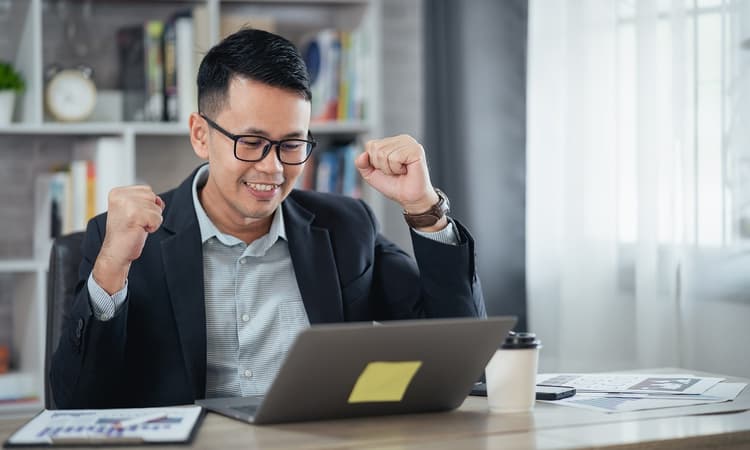 How to start investing as an expat