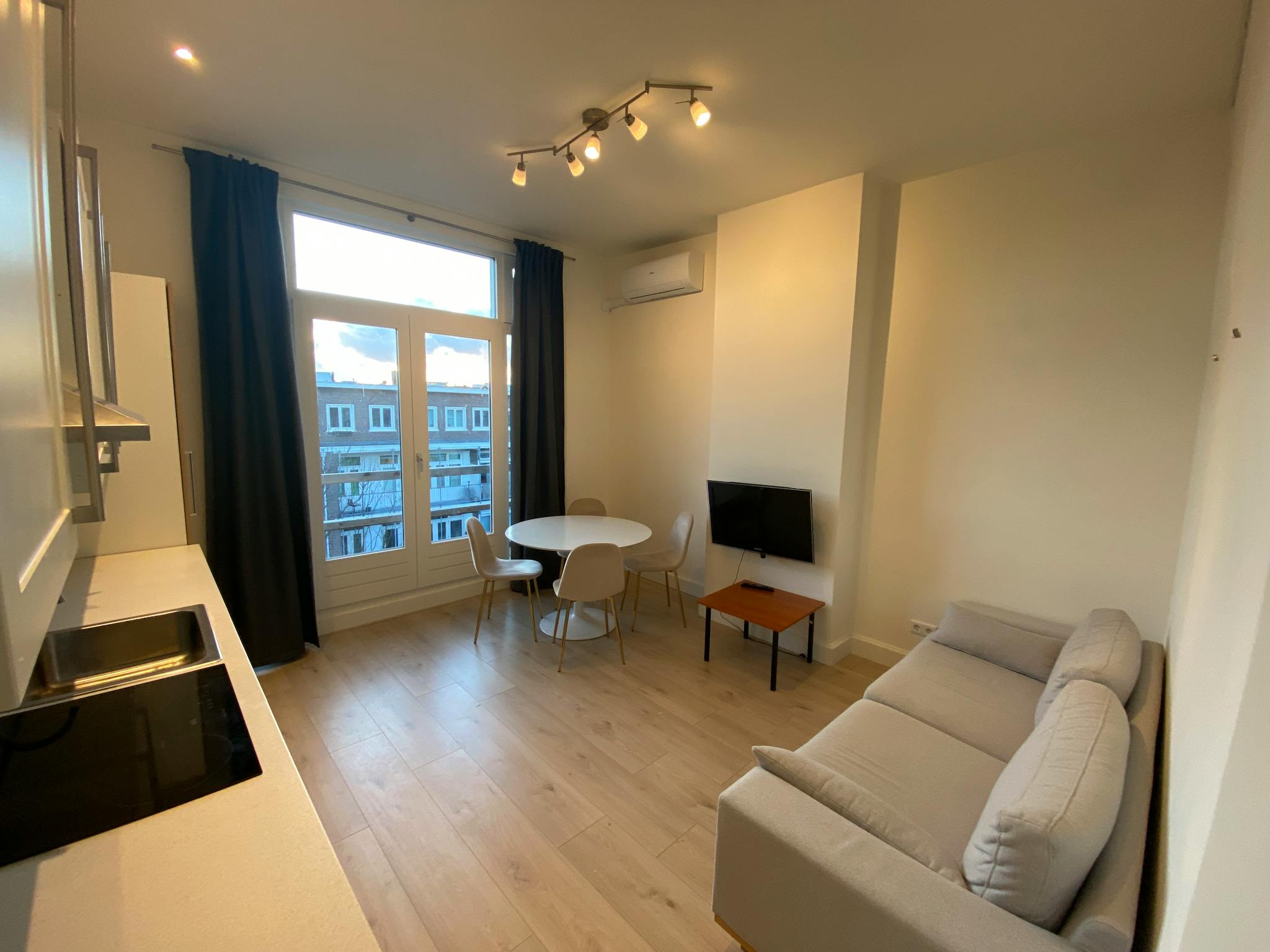 Apartment, Admiraal de Ruijterweg, Amsterdam