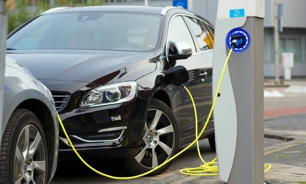 Possibly only electric cars for sale in Netherlands in 2025