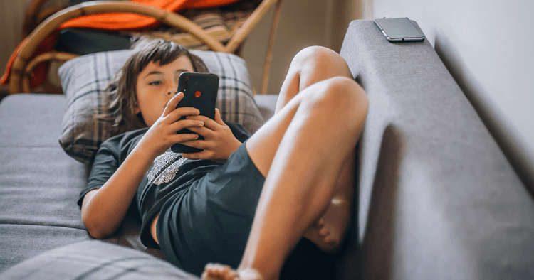 Official Dutch guidelines set minimum age for social media at 15