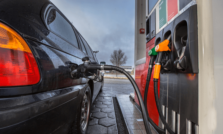 Petrol prices in the Netherlands drop to lowest level since October 2024