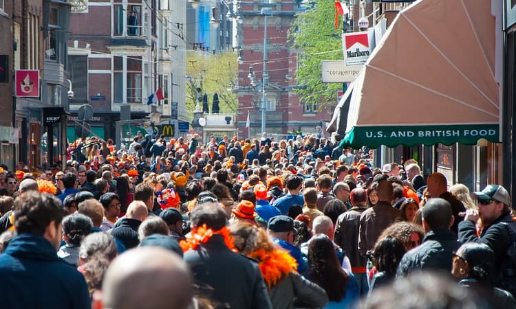 Dutch population continues to grow due to record migration levels