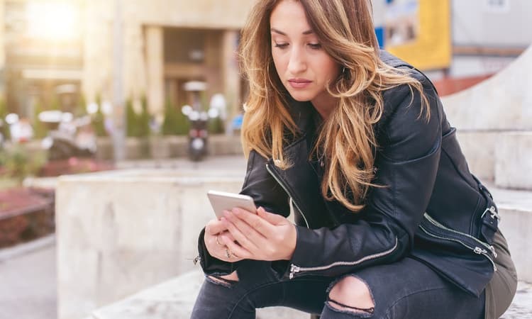 Does social media cause depression and loneliness?