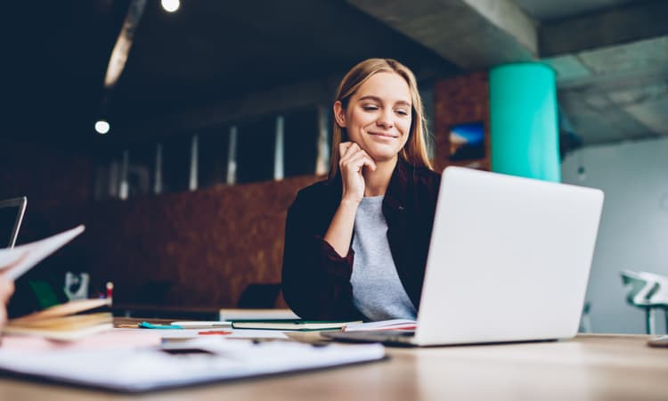 How do you know if you need to file an FBAR as an American expat?