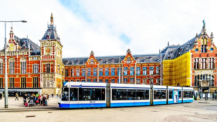 Amsterdam plans to make public transport free for children on certain days