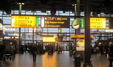 Schiphol lets you give a Big Wave Goodbye!