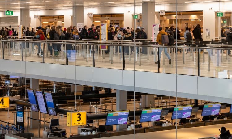 All travellers can now pre-book security slots at Schiphol Airport
