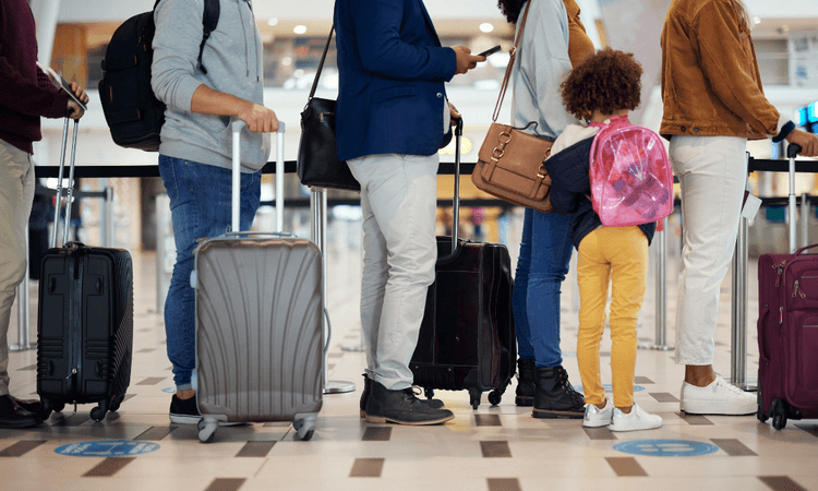 Dutch travellers fly from Belgian and German airports more often to save money