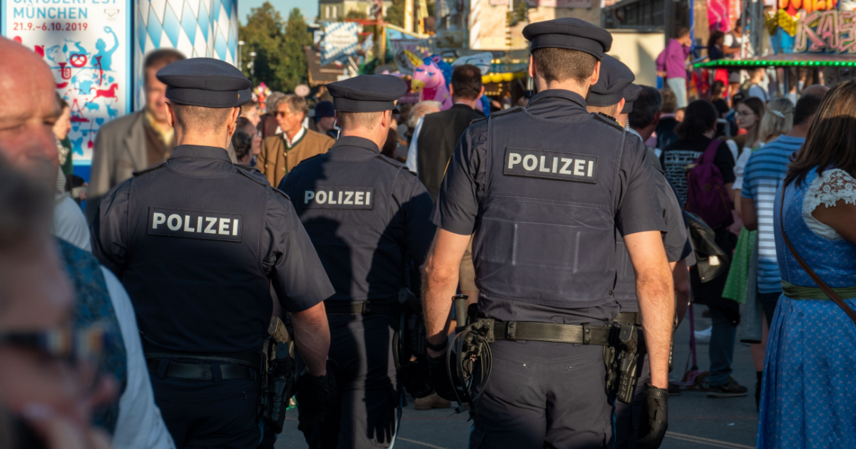 Oktoberfest grounds closed due to bomb threat