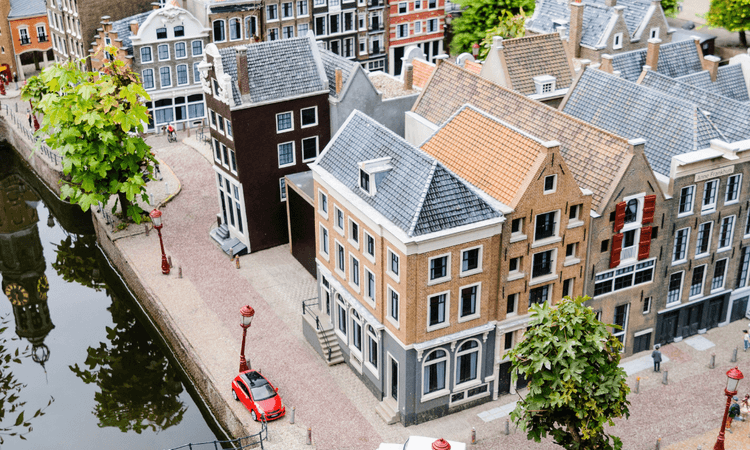 Less than 2 percent of Dutch houses affordable with average income