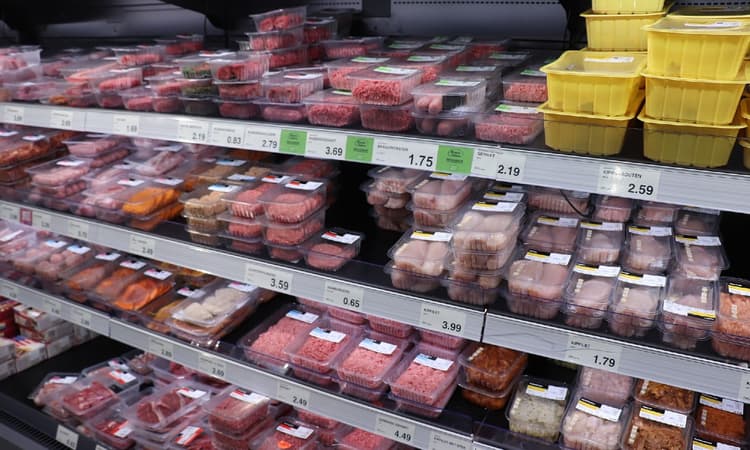 Dutch government looks into options for introducing new meat tax