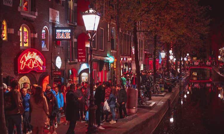 New Stay Away campaign to discourage British lads from visiting Amsterdam
