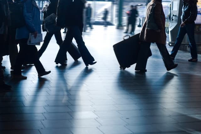 How traveling and your expat assignment can advance your international identity