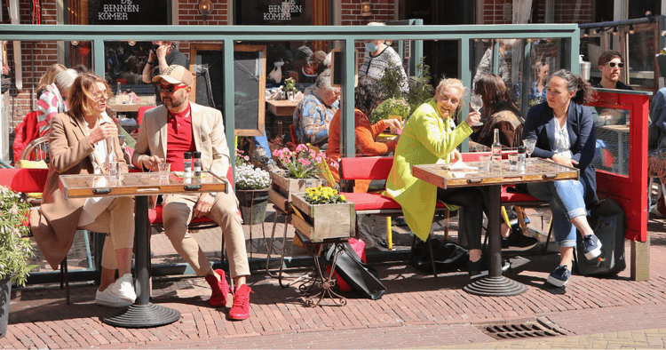This Dutch website helps find sunny terraces near you