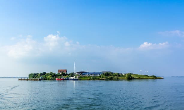 Amsterdam acquires a new island