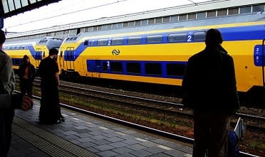 NS offers train discount card for half price!