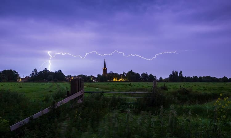 Storms and rain head for the Netherlands as sun sets on Tuesday