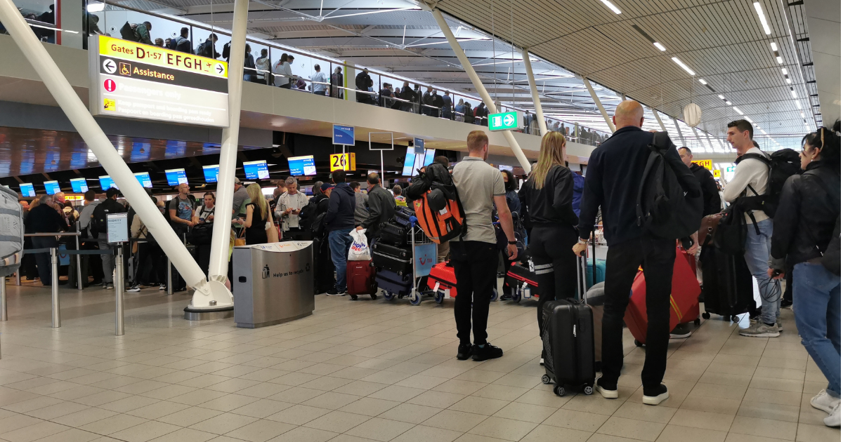 Flight Disruption in Uk Air Traffic Control Glitch Schipol